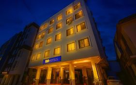 Fabhotel White House
